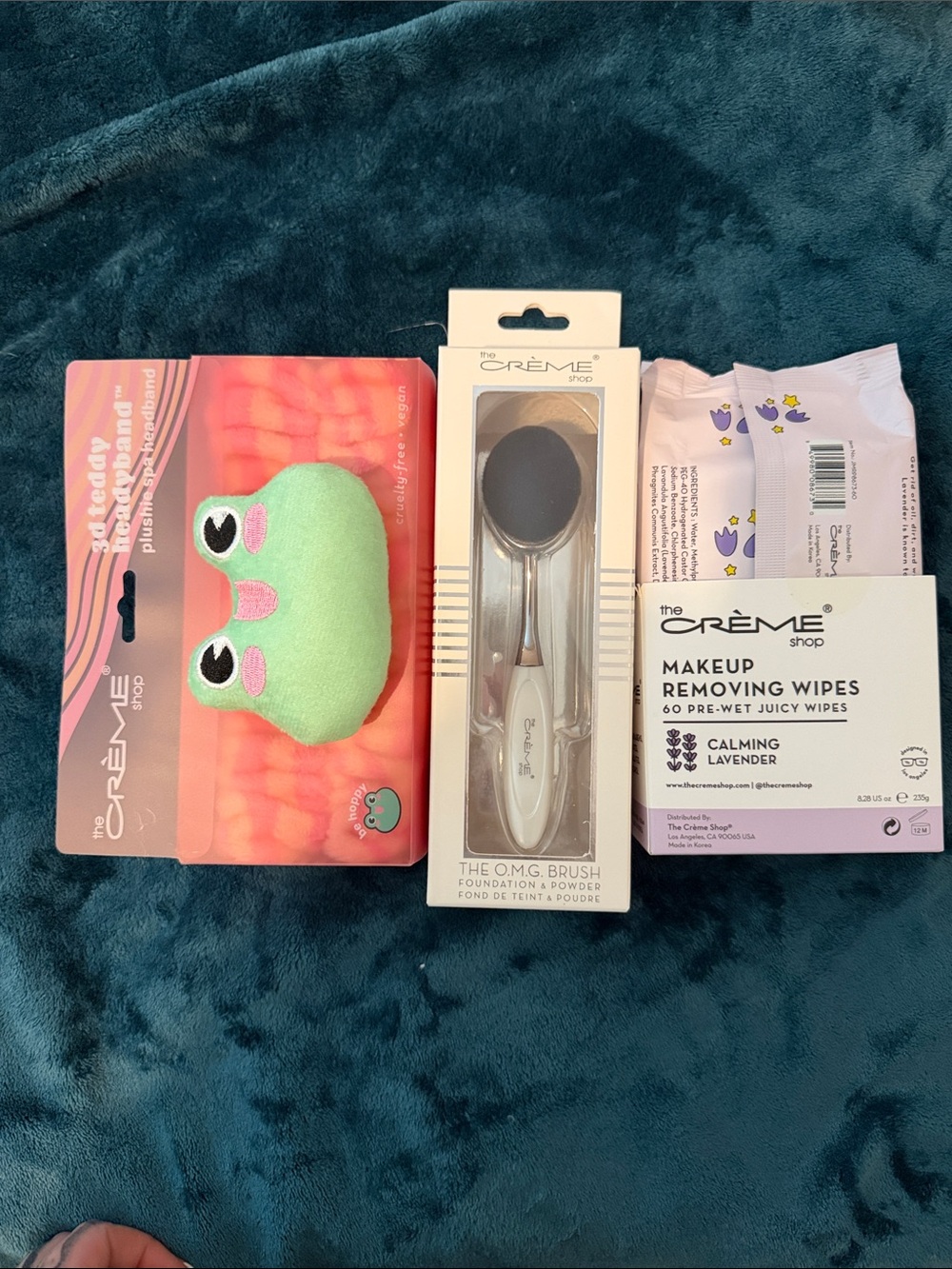 The Crème Shop Makeup Brush & Cleansing Set - Green Frog Headband,Lavender Wipes
